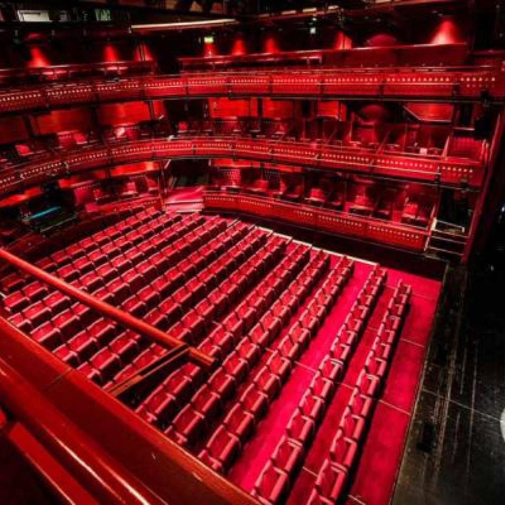 The_Lowry_Quays_Theatre_Interior_